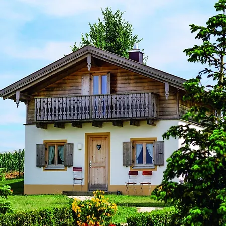 Familienfreundliches Feriendomizil Im Landhausstil Im Vital Camp Bayerbach