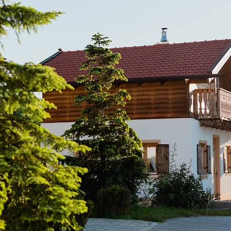 Familienfreundliches Feriendomizil Im Landhausstil Im Vital Camp Bayerbach * Bayerbach